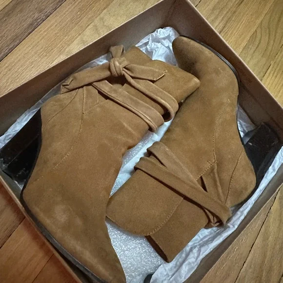 Steve Madden Ankle Midrise Booties - Picture 3 of 7